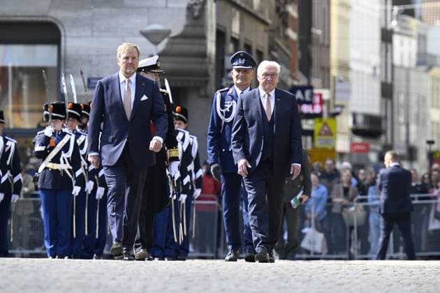 Amsterdam, The Netherlands, 2026-06-09 10:31:55 AMSTERDAM, 09-06-2026, Dam At the invitation of His Majesty King Willem-Alexander and Queen Maxima, the Federal President of Germany, Frank-Walter Steinmeier, is paying a state visit to the Netherlands. He is accompanied by his wife, Elke Büdenbender. PHOTO: NLBeeld Patrick van Emst In the photo: Welcome ceremony - King Willem-Alexander and Queen Maxima officially welcome the German Federal President and Mrs. Büdenbender at Dam Square in Amsterdam. Credit: NL Beeld Patrick van Emst  Copyright: xx x