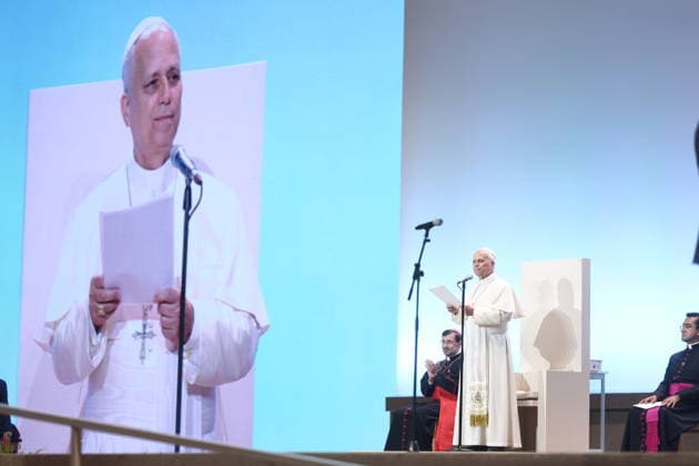 Pope Leo XVI meets with volunteers at Ifema Madrid Pope Leo XVI during a meeting with volunteers at Ifema Madrid, June 9, 2026, in Madrid Spain In this act there has been the greeting and meeting of the Holy Father with the volunteers who have worked in the various events of the papal visit in Madrid is presented as a gesture of recognition for their service In addition there have been interventions and musical performances by Pablo Lopez and Soraya Arnelas 09 JUNE 2026 Madrid Madrid Madrid Spain  Copyright: xEduardoxParrax 7583057