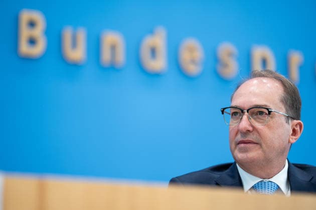Alexander Dobrindt, Bundesminister des Innern;Bundespressekonferenz in Berlin - Vorstellung Statistik politisch motivierter Kriminalität PMK 2025, Berlin Berlin Deutschland Haus der Bundespressekonferenz *** Alexander Dobrindt, Federal Minister of the Interior Federal Press Conference in Berlin Presentation of statistics on politically motivated crime PMK 2025, Berlin Berlin Germany House of the Federal Press Conference