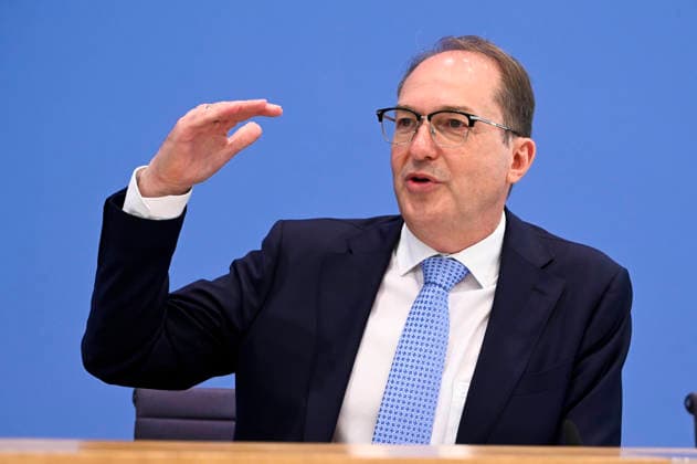 ABB BPK- Alexander Dobrindt Bundesminister des Innern CSU Politiker Vorstellung der Statistik politisch motivierter Kriminalität (PMK) 2025 auf der BPK Bundespressekonferenz am 09.06.2026 in Berlin Berlin Deutschland *** ABB BPK Alexander Dobrindt Federal Minister of the Interior CSU Politician Presentation of the statistics on politically motivated crime PMK 2025 at the BPK Federal Press Conference on 09 06 2026 in Berlin Berlin Germany