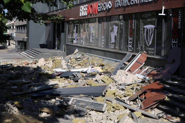 Rubble covers the ground outside a building damaged by a Russian drone attack in one of the districts of Kharkiv, Ukraine, June 9, 2026. The Russian army carried out a massive drone strike on the city. The attacks on residential buildings and civilian infrastructure injured 15 people, including three children. (Photo by Viacheslav Madiievskyi Ukrinform) Russian army launches large-scale drone attack on Kharkiv  Copyright: xViacheslavxMadiievskyix