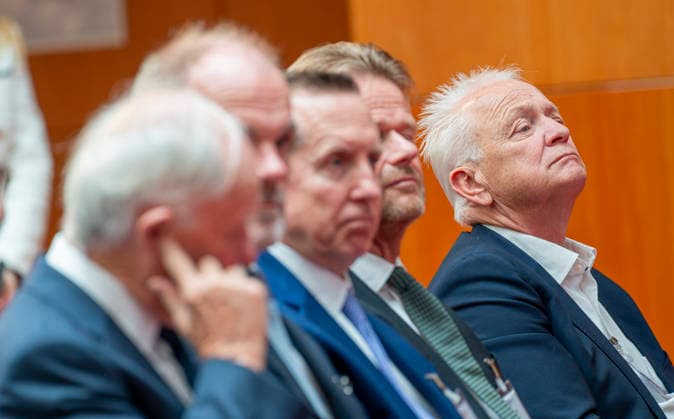 Eddie Wilson + Brendan Nelson - Aviation Summit EUR, Deutschland, Berlin, 09.06.2026: Besucher verfolgen die Rede von Katharina Reiche - Am Vortag der ILA26 treffen sich auf der Aviation Summit (BAS) Entscheider der internationalen Luftfahrt aus Politik, Industrie, Wissenschaft und Finanzen. Sie erörtern welche Fortschritte sind heute schon erreicht worden und welche Herausforderungen müssen noch gemeistert werden. ¢ Eddie Wilson CEO, Ryanair DAC und Brendan Nelson - CEO von Boeing *** Eddie Wilson Brendan Nelson Aviation Summit EUR, Germany, Berlin, 09 06 2026 Visitors listen to Katharina Reiches speech On the day before ILA26, decision-makers from international aviation politics, industry, science and finance will meet at th