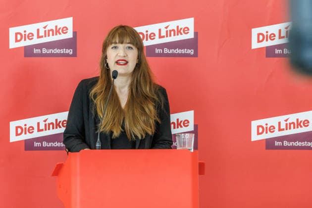 Statement Die Linke Heidi Reichinnek bei einem Statement Die Linke am 09.06.26 in Berlin. Berlin Berlin Deutschland Reichstag *** Statement Die Linke Heidi Reichinnek at a statement Die Linke on 09 06 26 in Berlin Berlin Berlin Germany Reichstag