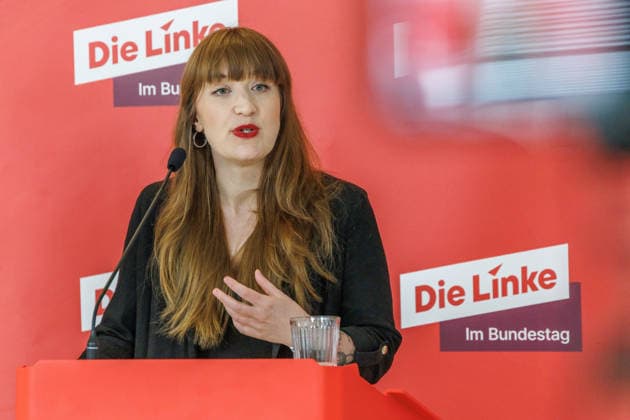 Statement Die Linke Heidi Reichinnek bei einem Statement Die Linke am 09.06.26 in Berlin. Berlin Berlin Deutschland Reichstag *** Statement Die Linke Heidi Reichinnek at a statement Die Linke on 09 06 26 in Berlin Berlin Berlin Germany Reichstag