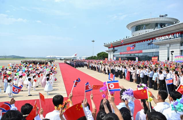 (260609) -- PYONGYANG, June 9, 2026 -- A grand farewell ceremony for Xi Jinping, general secretary of the Communist Party of China Central Committee and Chinese president, and his wife Peng Liyuan is held in Pyongyang, the Democratic People s Republic of Korea (DPRK), June 9, 2026. On Tuesday afternoon local time, Xi concluded his state visit to the DPRK and departed from Pyongyang. Kim Jong Un, general secretary of the Workers Party of Korea and president of the State Affairs of the DPRK, and his wife Ri Sol Ju went to the airport to see Xi and his wife off and held the grand farewell ceremony in their honor. ) DPRK-PYONGYANG-CHINA-XI JINPING-KIM JONG UN-GRAND FAREWELL CEREMONY LixXiang 