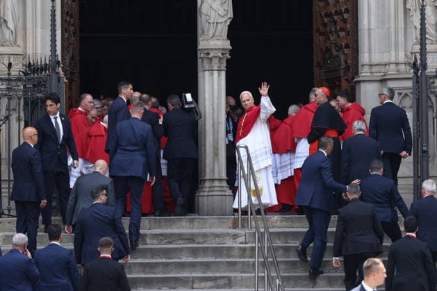 Pope Leo XIV arrives at Barcelona Cathedral during Spain visit BARCELONA, SPAIN - JUNE 09: Pope Leo XIV waves as he arrives at the Cathedral of the Holy Cross and Saint Eulalia in Barcelona, Spain, on June 09, 2026. The Pope is visiting Spain from June 6 to 12, with stops in Madrid, Barcelona and the Canary Islands, where he is scheduled to meet with migrants and organisations supporting them. Adria Puig Anadolu Barcelona Spain. Editorial use only. Please get in touch for any other usage.  Copyright: x2026xAnadoluxAdriaxPuigx