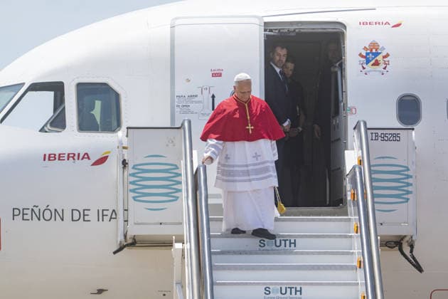 Pope Leo XIV in Spain BARCELONA, SPAIN - JUNE 9: Pope Leo XIV arrives in Barcelona as part of his official visit in Spain on June 9, 2026. During his stay, the Pope is scheduled to participate in a series of institutional, cultural, and religious events, as well as meetings with local representatives and members of the Catholic community. Lorena Sopena Lopez Anadolu Barcelona Spain. Editorial use only. Please get in touch for any other usage.  Copyright: x2026xAnadoluxLorenaxSopenaxLopezx