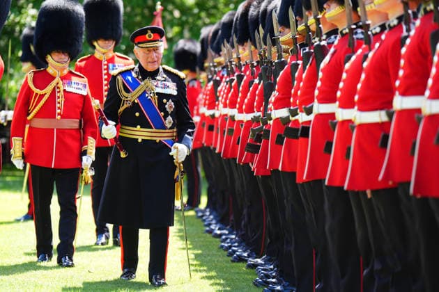 . 09 06 2026. London, United Kingdom. King Charles III and Queen Camilla present new Colours to the 1st Battalion Grenadier Guards at Buckingham Palace in London.  xPoolx xi-Imagesx IIM-26818-0020