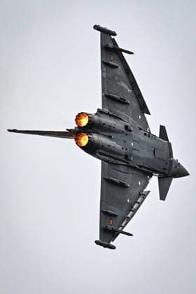 Internationale Luftfahrtausstellung ILA ** NUR FÜR REDAKTIONELLE ZWECKE ** EDITORIAL USE ONLY **<p>Europfighter Typhoon der spanischen Luftwaffe .. Von nachhaltigen Antrieben für die zivile Luftfahrt über hochmoderne Drohnen im Defence-Bereich bis hin zu modernster Satellitentechnik für aktuelle und künftige Weltraummissionen: Die ILA Berlin zeigt die Zukunft der Luft- und Raumfahrt. 750 Aussteller aus 37 Ländern präsentieren die neuesten Innovationen und Entwicklungen der Branche. Darüber hinaus werden rund 100 Fluggeräte am Boden und in der Luft zu erleben sein, fotografiert am 09.06.2026 in Berlin. Berlin Berlin Berlin Copyright: MaurizioxGambarini *** International Air Show ILA FOR EDITORIAL PURPOSES ONLY EDITORIAL USE ONLY p Copyright: MaurizioxGambarini doc867qo512cht1i3k27hg0 ,EDITORIAL USE ONLY