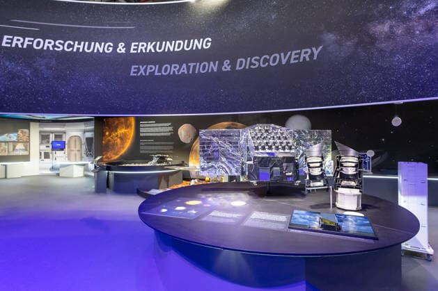 Presserundgang auf der ILA Berlin 2026, Berlin, 09.06.2026 Ausstellungsstand der ESA (European Space Agency) zum Thema Erforschung & Erkundung mit Satellitenmodellen und Infotafeln zur Planetenforschung. *** Press tour at ILA Berlin 2026, Berlin, 09 06 2026 ESA European Space Agency exhibition stand on the topic of exploration Exploration with satellite models and information boards on planetary research 20260609-6V2A8448-M4000