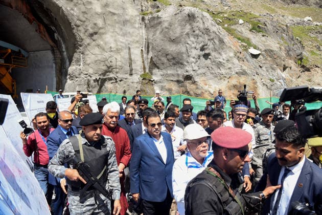 Final Breakthrough Ceremony of the Zojila Tunnel Kargil Ladakh , Jun 09 (ANI): Union Road Transport and Highways Minister Nitin Gadkari, along with Jammu and Kashmir Chief Minister Omar Abdullah and state Lieutenant Governor Manoj Sinha, graces the final breakthrough ceremony of the world s longest single-tube bidirectional Zojila Tunnel at Minamarg, in Kargil on Tuesday. Kargil Ladakh India Copyright: xANIx ANI_20260609027