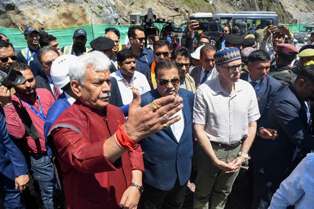 Final Breakthrough Ceremony of the Zojila Tunnel Kargil Ladakh , Jun 09 (ANI): Union Road Transport and Highways Minister Nitin Gadkari, along with Jammu and Kashmir Chief Minister Omar Abdullah and state Lieutenant Governor Manoj Sinha, graces the final breakthrough ceremony of the world s longest single-tube bidirectional Zojila Tunnel at Minamarg, in Kargil on Tuesday. Kargil Ladakh India Copyright: xANIx ANI_20260609028
