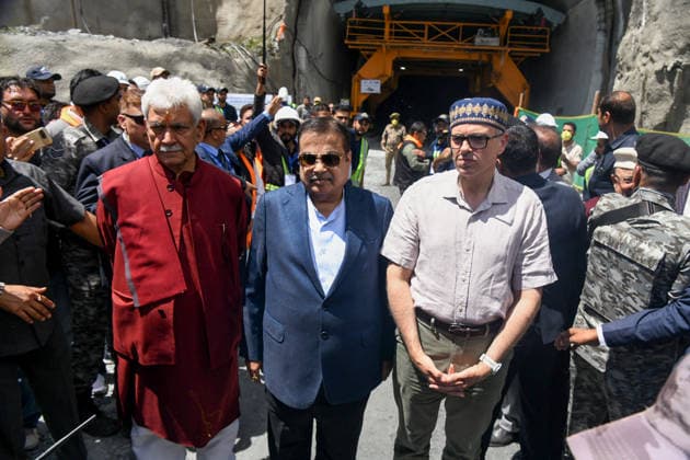 Final Breakthrough Ceremony of the Zojila Tunnel Kargil Ladakh , Jun 09 (ANI): Union Road Transport and Highways Minister Nitin Gadkari, along with Jammu and Kashmir Chief Minister Omar Abdullah and state Lieutenant Governor Manoj Sinha, graces the final breakthrough ceremony of the world s longest single-tube bidirectional Zojila Tunnel at Minamarg, in Kargil on Tuesday. Kargil Ladakh India Copyright: xANIx ANI_20260609041