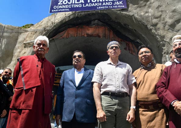 Final Breakthrough Ceremony of the Zojila Tunnel Kargil Ladakh , Jun 09 (ANI): Union Road Transport and Highways Minister Nitin Gadkari, along with Jammu and Kashmir Chief Minister Omar Abdullah and state Lieutenant Governor Manoj Sinha, graces the final breakthrough ceremony of the world s longest single-tube bidirectional Zojila Tunnel at Minamarg, in Kargil on Tuesday. Kargil Ladakh India Copyright: xANIx ANI_20260609042