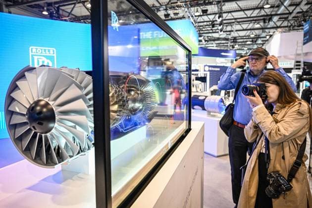 Internationale Luftfahrtausstellung ILA ** NUR FÜR REDAKTIONELLE ZWECKE ** EDITORIAL USE ONLY **<p>Von nachhaltigen Antrieben für die zivile Luftfahrt über hochmoderne Drohnen im Defence-Bereich bis hin zu modernster Satellitentechnik für aktuelle und künftige Weltraummissionen: Die ILA Berlin zeigt die Zukunft der Luft- und Raumfahrt. 750 Aussteller aus 37 Ländern präsentieren die neuesten Innovationen und Entwicklungen der Branche. Darüber hinaus werden rund 100 Fluggeräte am Boden und in der Luft zu erleben sein, fotografiert am 09.06.2026 in Berlin. Berlin Berlin Berlin Copyright: MaurizioxGambarini *** International Aerospace Exhibition ILA FOR EDITORIAL PURPOSES ONLY EDITORIAL USE ONLY p From sustainable propulsion systems f Copyright: MaurizioxGambarini doc867r7jjxcee7ej309al ,EDITORIAL USE ONLY