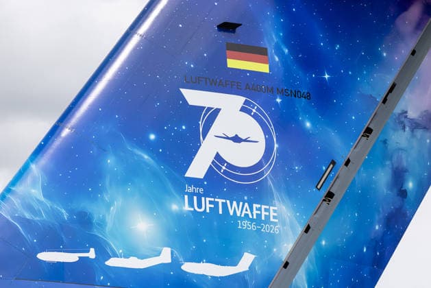 Presserundgang auf der ILA Berlin 2026, Berlin, 09.06.2026 Seitenleitwerk eines Airbus A400M (MSN048) der Deutschen Luftwaffe mit Sonderlackierung zum 70-jaehrigen Jubilaeumsjahr 1956-2026. *** Press tour at the ILA Berlin 2026, Berlin, 09 06 2026 Vertical stabilizer of an Airbus A400M MSN048 of the German Air Force with special livery for the 70th anniversary year 1956 2026 20260609-1V9A0954-M4000