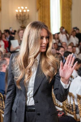 June 9, 2026, Washington, Dc, United States: First Lady Melania Trump honors AmericaÃ¢â‚¬â ¢s next generation of leading artificial intelligence innovators during the Presidential AI Challenge Awards Ceremony in Washington, D.C., on June 9, 2026. The event recognized outstanding student achievement and innovation in artificial intelligence. Washington United States  - ZUMAl312 20260609_znp_l312_020 Copyright: xAndrewxLeydenx
