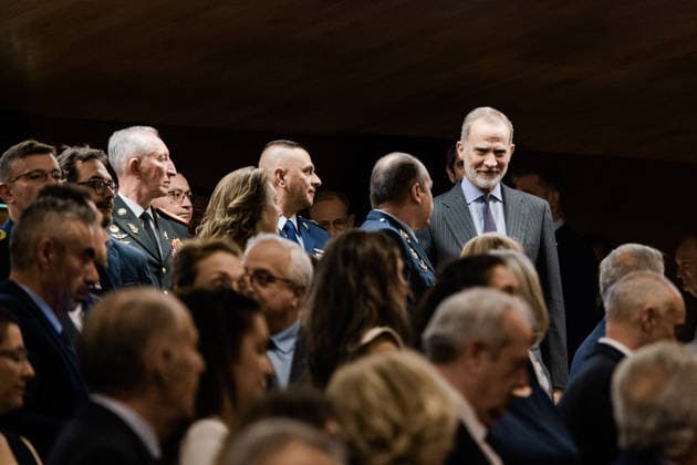 The King attends the presentation of the book Un paseo militar por el Museo del Prado King Felipe VI during the presentation of the book Un paseo militar por el Museo del Prado, at the Prado Museum, June 9, 2026, in Madrid Spain The book is a joint project of the Spanish Commission of Military History CEHISMI of CESEDEN and the Institute of History of the CSIC It offers a reading of some of the most important works of the Prado from a military historical perspective where the idea is to bring the public key episodes in the history of Spain using the pictorial heritage of the Prado as a thread 09 JUNE 2026 Carlos Lujá Madrid Madrid Madrid Spain  Copyright: xCarlosxLujanx 7584599