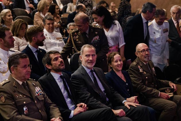 The King attends the presentation of the book Un paseo militar por el Museo del Prado The Minister of Culture, Ernest Urtasun 2i and King Felipe VI c , during the presentation of the book Un paseo militar por el Museo del Prado, at the Prado Museum, June 9, 2026, in Madrid Spain The book is a joint project of the Spanish Commission of Military History CEHISMI of CESEDEN and the Institute of History of CSIC It offers a reading of some of the most important works of the Prado from a military historical perspective where the idea is to bring to the public key episodes of the history of Spain using the pictorial heritage of the Prado as a thread 09 JUNE 2026 Carlos Lujá Madrid Madrid Madrid Spain  Copyright: xCarlosxLujanx 7584605