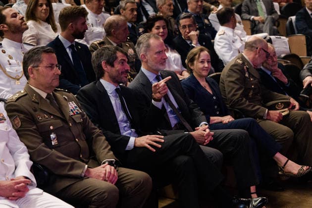 The King attends the presentation of the book Un paseo militar por el Museo del Prado The Minister of Culture, Ernest Urtasun 2i and King Felipe VI c , during the presentation of the book Un paseo militar por el Museo del Prado, at the Prado Museum, June 9, 2026, in Madrid Spain The book is a joint project of the Spanish Commission of Military History CEHISMI of CESEDEN and the Institute of History of CSIC It offers a reading of some of the most important works of the Prado from a military historical perspective where the idea is to bring to the public key episodes of the history of Spain using the pictorial heritage of the Prado as a thread 09 JUNE 2026 Carlos Lujá Madrid Madrid Madrid Spain  Copyright: xCarlosxLujanx 7584607