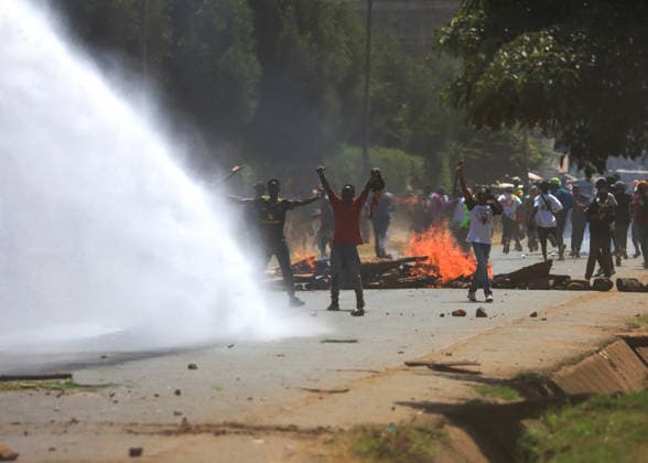 Protest held in Kenya against planned U.S. Ebola quarantine facility NANYUKI, KENYA - JUNE 09: Dozens of people gather to protest against a planned Ebola quarantine facility for U.S. citizens in Nanyuki, central Kenya on June 09, 2026. Kenyan police used water cannons and tear gas to disperse the demonstrators who blocked a road and set fires. Lucas Mukasa Anadolu Nanyuki Kenya. Editorial use only. Please get in touch for any other usage.  Copyright: x2026xAnadoluxLucasxMukasax