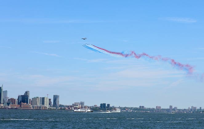 Patrouille De France flies in New York French Air and Space Force Patrouille de France flies over the hudson river and the Statue of Liberty to celebrate the 250th anniversary of American independence and honor the Franco-American friendship in New York, NY on June 9, 2026. Photo by Charles Guerin ABACAPRESS.COM New York NY  Copyright: xGuerinxCharles ABACAx
