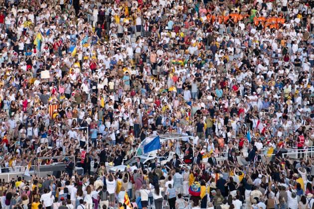 June 9, 2026, Barcelona, Catalonia, Italy: Barcelona, Spain. Pope Leo XIV meets the catholic community of Catalonia at Stadium Lluis Companys. Barcelona Italy  - ZUMAm214 20260609_zip_m214_002 Copyright: xMatteoxSeccix