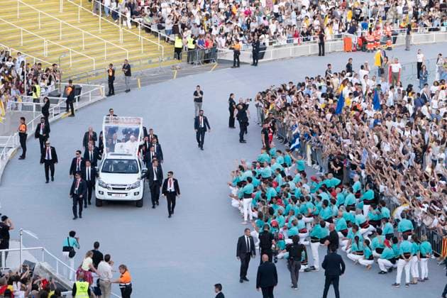 June 9, 2026, Barcelona, Catalonia, Italy: Barcelona, Spain. Pope Leo XIV meets the catholic community of Catalonia at Stadium Lluis Companys. Barcelona Italy  - ZUMAm214 20260609_zip_m214_004 Copyright: xMatteoxSeccix
