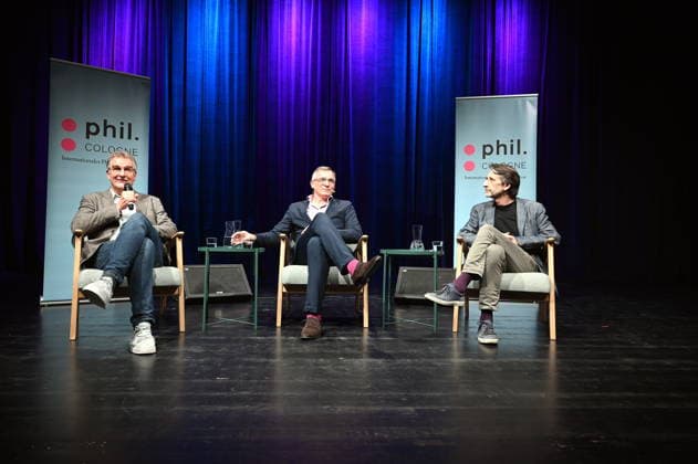 Philosophiefest phil. Cologne in Köln Journalist Jürgen Wiebicke, l-r, Historiker Andreas Rödder und Extremismusforscher Armin Pfahl-Traughber spricht auf der Phil.Cologne, ein internationales Fest für Philosophie, über das Thema Gefährliche Ideen - über die Klassiker der Neuen Rechten und die Grenzen des Konservatismus *** Journalist Jürgen Wiebicke, l r, historian Andreas Rödder and extremism researcher Armin Pfahl Traughber speaks at Phil Cologne, an international festival of philosophy, on the topic of Dangerous Ideas about the classics of the New Right and the limits of conservatism