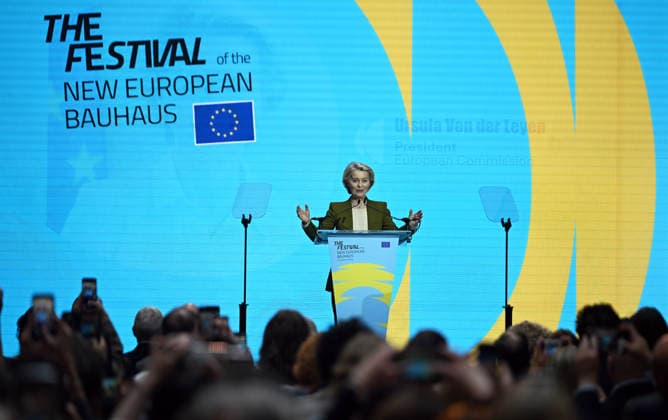 Belgien, New European Bauhaus Festival in Brüssel New European Bauhaus Festival in Brussels BRUSSELS, BELGIUM - JUNE 09: EU Commission President Ursula von der Leyen makes a speech during the opening of the New European Bauhaus Festival in Brussels, Belgium on June 09, 2026. The festival focuses on combating climate change within the construction and building sectors. Dursun Aydemir Anadolu Brussels Belgium. Editorial use only. Please get in touch for any other usage.  Copyright: x2026xAnadoluxDursunxAydemirx