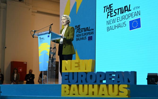 Belgien, New European Bauhaus Festival in Brüssel New European Bauhaus Festival in Brussels BRUSSELS, BELGIUM - JUNE 09: EU Commission President Ursula von der Leyen makes a speech during the opening of the New European Bauhaus Festival in Brussels, Belgium on June 09, 2026. The festival focuses on combating climate change within the construction and building sectors. Dursun Aydemir Anadolu Brussels Belgium. Editorial use only. Please get in touch for any other usage.  Copyright: x2026xAnadoluxDursunxAydemirx