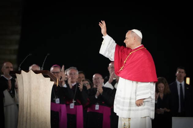 Pope Leo XIV presides over the prayer vigil at the Olympic Stadium Lluís Companys Pope Leo XIV during the prayer vigil at the Olympic Stadium Lluís Companys, on June 9, 2026, in Barcelona, Catalunya Espana This vigil is one of the most important events during the Pontiffs stay in Barcelona and is expected to be attended by some 60,000 people inside the stadium and thousands more faithful are expected to gather in the surrounding area 09 JUNE 2026 CATALONIA PAPA VIGIL BCN CHURCH STADIUM PAPAL VISIT CASTELLERS ENVIRONMENT Barcelona Catalunya Catalunya Barcelona Catalunya Espana  Copyright: xDavidxZorrakinox 7585196