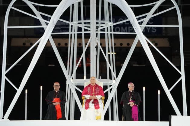 Pope Leo XIV presides over the prayer vigil at the Olympic Stadium Lluís Companys Pope Leo XIV c during the prayer vigil at the Olympic Stadium Lluís Companys, on June 9, 2026, in Barcelona, Catalunya Espana This vigil is one of the most important events during the Pontiffs stay in Barcelona and is expected to be attended by some 60,000 people inside the stadium and thousands more faithful are expected to gather in the surrounding area 09 JUNE 2026 CATALONIA PAPA VIGIL BCN CHURCH STADIUM PAPAL VISIT CASTELLERS ENVIRONMENT Barcelona Catalunya Catalunya Barcelona Catalunya Espana  Copyright: xDavidxZorrakinox 7585201