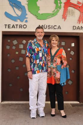 Celebrity, Antonio Banderas am Broadway in Malaga June 9, 2026, Malaga, Spain: The actor from Malaga Antonio Banderas poses alongside the Broadway great lady Patti Lupone at the doors of the Antonio Banderas Theater, Teatro Soho Caixabank in Malaga  - ZUMAc161 20260609_zap_c161_002 Copyright: xLorenzoxCarnerox