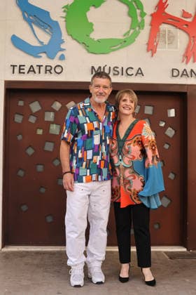 Celebrity, Antonio Banderas am Broadway in Malaga June 9, 2026, Malaga, Spain: The actor from Malaga Antonio Banderas poses alongside the Broadway great lady Patti Lupone at the doors of the Antonio Banderas Theater, Teatro Soho Caixabank in Malaga - ZUMAc161 20260609_zap_c161_004 Copyright: xLorenzoxCarnerox