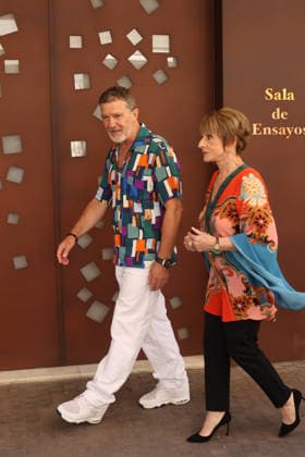 Celebrity, Antonio Banderas am Broadway in Malaga June 9, 2026, Malaga, Spain: The actor from Malaga Antonio Banderas poses alongside the Broadway great lady Patti Lupone at the doors of the Antonio Banderas Theater, Teatro Soho Caixabank in Malaga - ZUMAc161 20260609_zap_c161_009 Copyright: xLorenzoxCarnerox
