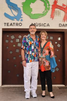 Celebrity, Antonio Banderas am Broadway in Malaga June 9, 2026, Malaga, Spain: The actor from Malaga Antonio Banderas poses alongside the Broadway great lady Patti Lupone at the doors of the Antonio Banderas Theater, Teatro Soho Caixabank in Malaga - ZUMAc161 20260609_zap_c161_015 Copyright: xLorenzoxCarnerox