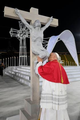SPAIN - POPE LEO XIV ATTENDS A PRAYER VIGIL ON THE LIUIS COMPANYS OLYMPIC STADIUM IN BARCELLONA - 2026 6 9 Spain, Vatican, 2026 6 9 Pope Leo XIV attend a prayer vigil at the Lluis Companys Olympic Stadium in Barcelona EDITORIAL USE ONLY - NO BOOKS Copyright: xVATICANxMEDIA CPPx