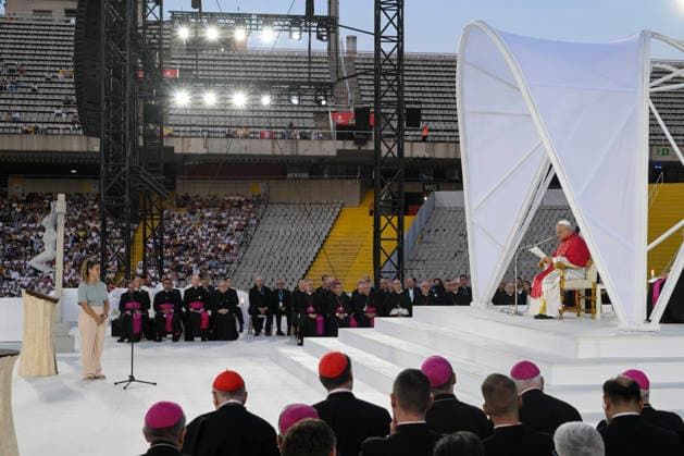 IPA85527963 - Spain, Vatican, 2026 6 9 Pope Leo XIV attend a prayer vigil at the Lluis Companys Olympic Stadium in Barcelona Photograph by VATICAN MEDIA Catholic Press Photo  Copyright: xVATICANxMEDIA CPPx xVATICANxMEDIA CPPx 85527963