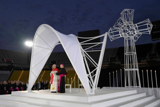 IPA85527965 - Spain, Vatican, 2026 6 9 Pope Leo XIV attend a prayer vigil at the Lluis Companys Olympic Stadium in Barcelona Photograph by VATICAN MEDIA Catholic Press Photo  Copyright: xVATICANxMEDIA CPPx xVATICANxMEDIA CPPx 85527965