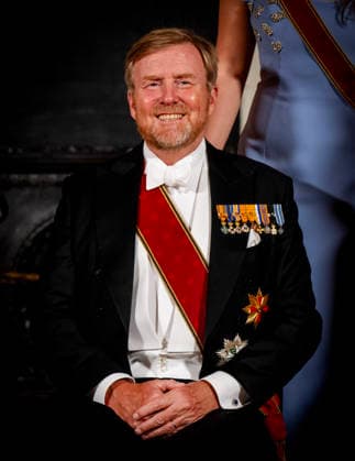 09-06-2026 Gala King Willem-Alexander pose for the statebanquet on the 1st day of the 3 day statevisit to the Netherlands at the Dam palace in Amsterdam. Â  Copyright: xPPEx