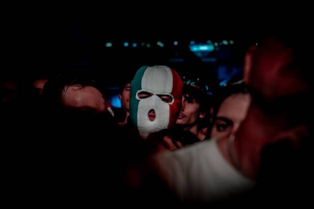 Kneecap concert at La Riviera Madrid Audience during the concert of the band Kneecap at Sala La Riviera, on June 9, 2026, in Madrid Spain After playing at Primavera Sound Barcelona and a previous concert in Bilbao, the band from Northern Ireland comes to Madrid to present their second studio album FENIAN, in which they mix hip hop, rave and dark electronica with a very political tone that works as an Irish identity and cultural vindication.  Copyright: xRicardoxRubiox 7585280
