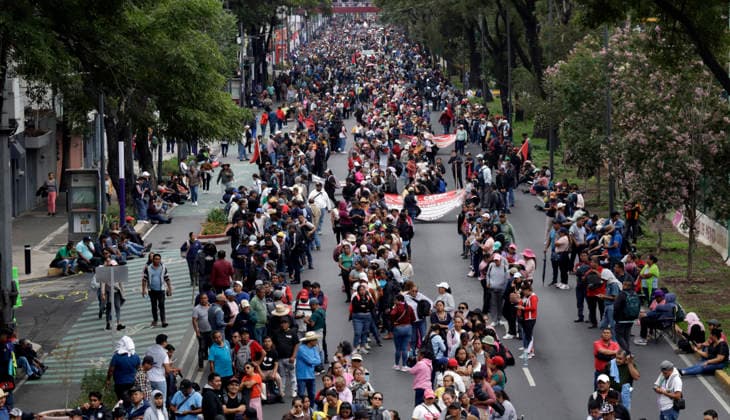 June 9, 2026, Mexico City, Mexico City, Mexico: Hundreds of CNTE teachers are heading to the Banorte Stadium on Tlalpan to protest against the World Cup. Mexico City Mexico - ZUMAt178 20260609_zip_t178_008 Copyright: xNadiaxTecuapetlax