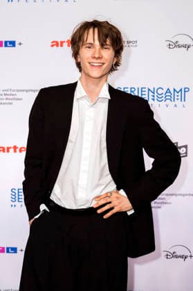 Yoran Leicher bei der Premiere der RTL-Serie Club der roten Bänder - Die neue Generation im Rahmen des 12. Seriencamp Festivals 2026 im Cinenova. Köln, 09.06.2026 *** Yoran Leicher at the premiere of the RTL series Club der roten Bänder Die neue Generation as part of the 12 Series Camp Festival 2026 at Cinenova Cologne, 09 06 2026 Foto:xT.xNgox xFuturexImagex baender_6607