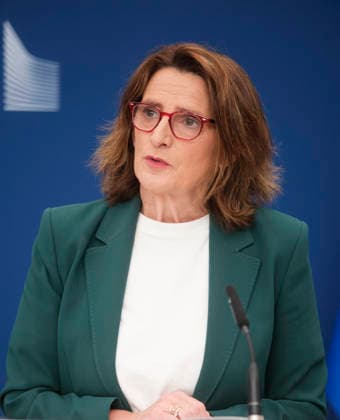 European Commission Imposes Interim Measures on Meta - Brussels Teresa Ribera Rodriguez, European Commissioner for the Green Deal, speaks to the media at the Berlaymont, headquarters of the European Commission in Brussels, Belgium on June 9, 2026, as the EU orders Meta to restore free access to WhatsApp for competing AI assistants, overturning a policy that blocked competition and favored its own service, Meta AI, while a full antitrust investigation into Meta s dominant position continues. Photo by Monasse T ANDBZ ABACAPRESS.COM Brussels Brussels-Capital Belgium  Copyright: xMonassexThierry ANDBZ ABACAx
