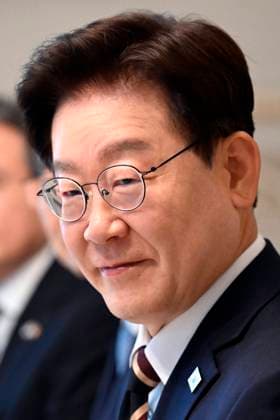 PM Bart De Wever meets South Korean President Lee Jae Myung BRUSSELS, BELGIUM - JUNE 10 : PM Bart De Wever meets South Korean President Lee Jae Myung on June 10, 2026 in Brussels, Belgium, 10 06 2026 Brussels Belgium  Copyright: xDidierxLebrunx