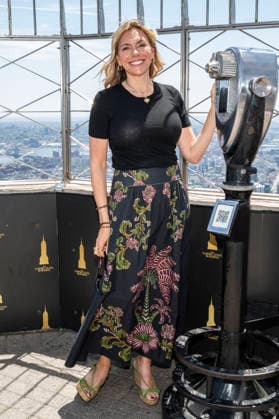 June 9, 2026, New York, New York, USA: AMY B. HARRIS visits the Empire State Building in New York to celebrate the premiere of Every Year After on Prime. 9 June 2026 New York USA - ZUMAa265 20260609_zep_a265_038 Copyright: xEricxAcquayex