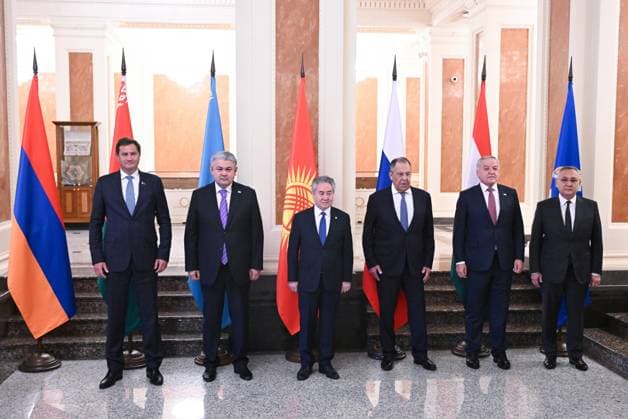 Russia CSTO Foreign Ministers Council 9186793 10.06.2026 From left, Belarusian Foreign Minister Maxim Ryzhenkov, Kazakh Foreign Minister Yermek Kosherbayev, Kyrgyz Foreign Minister Jeenbek Kulubayev, Russian Foreign Minister Sergey Lavrov, Tajik Foreign Minister Sirojiddin Muhriddin and Secretary General of the Collective Security Treaty Organization (CSTO) Taalatbek Masadykov pose for a family photo before a narrow format meeting of the Collective Security Treaty Organization (CSTO) Foreign Ministers Council in Kazan, Republic of Tatarstan, Russia. Maksim Bogodvid Sputnik Kazan Russia  Copyright: xMaksimxBogodvidx