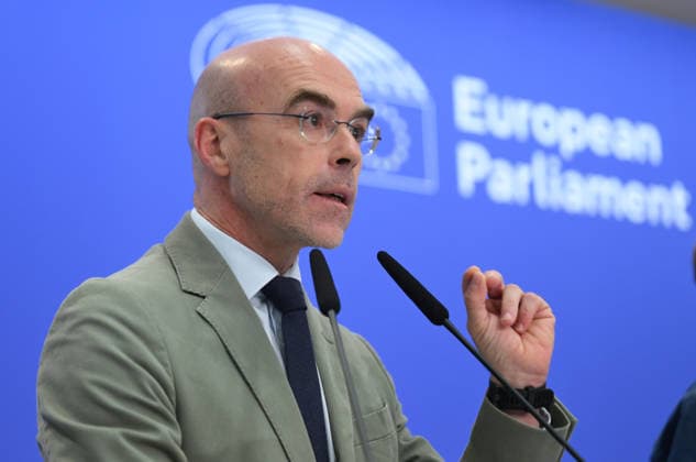 MEPs Tobe, Sippel, Buxade and Keller discuss EU Migration and Asylum Pact BRUSSELS, BELGIUM – JUNE 10: Member of the European Parliament Jorge Buxade speaks during a press conference on the European Union Migration and Asylum Pact and the European Parliament s role in its implementation at the European Parliament in Brussels, Belgium, on June 10, 2026. The pact is set to enter into force on June 12. Dursun Aydemir Anadolu Brussels Belgium. Editorial use only. Please get in touch for any other usage.  Copyright: x2026xAnadoluxDursunxAydemirx