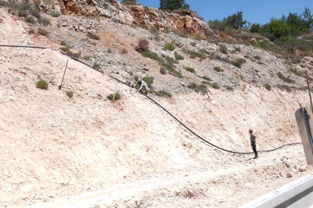 Israelis expand the area around Marda in the West Bank SALFIT, WEST BANK, PALESTINE - JUNE 9: Israel’s road construction and land expropriation related to the expansion of the Ariel settlement cause damage to agricultural lands and alter the region’s geographic landscape using heavy machinery in the village of Marda, part of Salfit, West Bank, Palestine, on June 9, 2026. Issam H.s. Alasmar Anadolu Salfit West Bank. Editorial use only. Please get in touch for any other usage.  Copyright: x2026xAnadoluxIssamxH.s.xAlasmarx